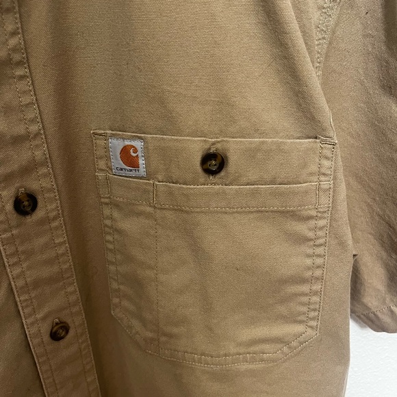 Carhartt short sleeve button down - Picture 2 of 4
